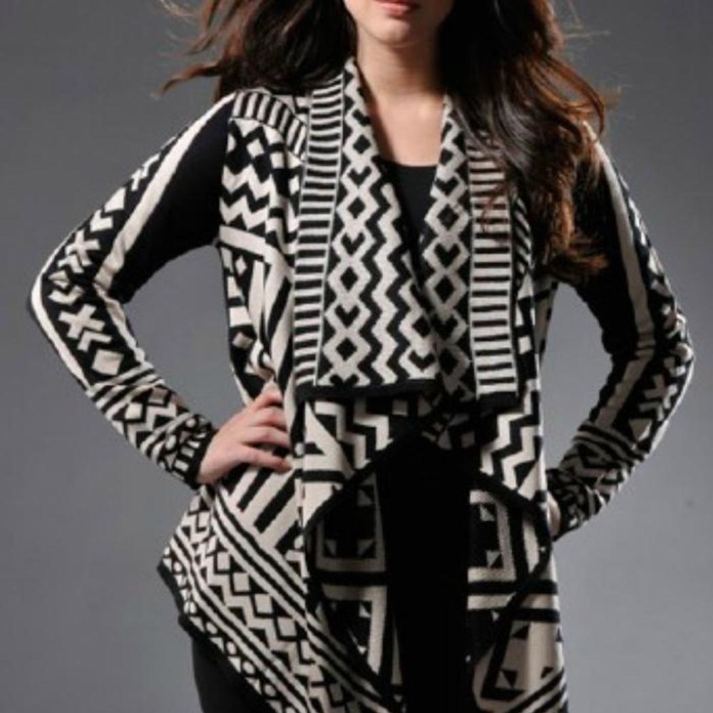 Cardigan/sweater open front size S/M geometric pattern